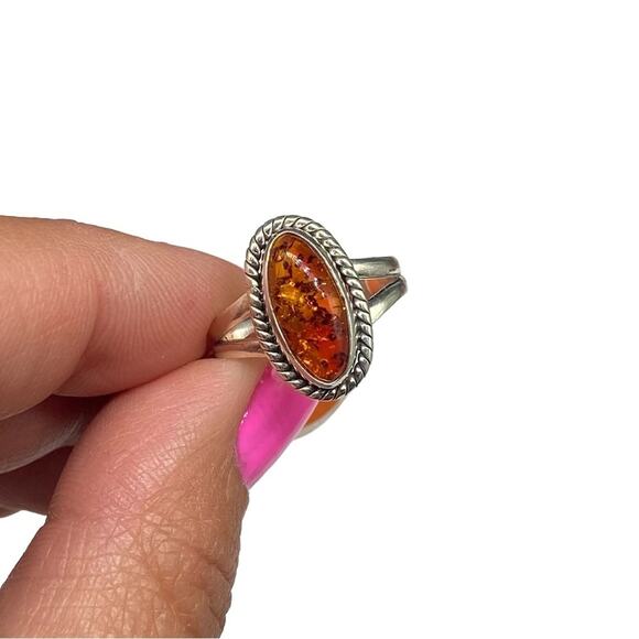 Genuine Amber Ring Size 5.5 Solid Sterling Silver 925 Dainty Oval Natural - Picture 2 of 5